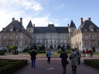 DSC7555  Dans la cour d&#39;honneur face à la Maison internationale