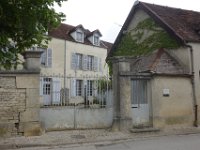 DSC3680  La maison des Renoir, ancienne maison de vignerons achetée en 1896.