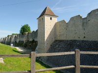 DSC0068 DxO  Les ramparts construits au cours du 13 ème siècle. Longs à l'origine de 5 km, seulement 1,2 km ont été restaurés.