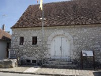 DSC3870  Caveau du Saint-Esprit. L'hôpital du Saint-Esprit fut fondé en 1177. L'édifice à trois étages a été détruit dans un incendie au 17 ème siècle. Il ne reste que la salle basse, vaste caveau  creusé à même la roche. Restauré en 1970, il sert actuellement de salle de réception.