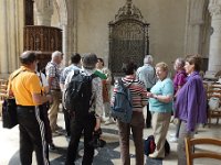 DSC3920  En attendant la visite des souterrains, visite de l'église Saint-Quiriace sous la conduite de nos deux collègues